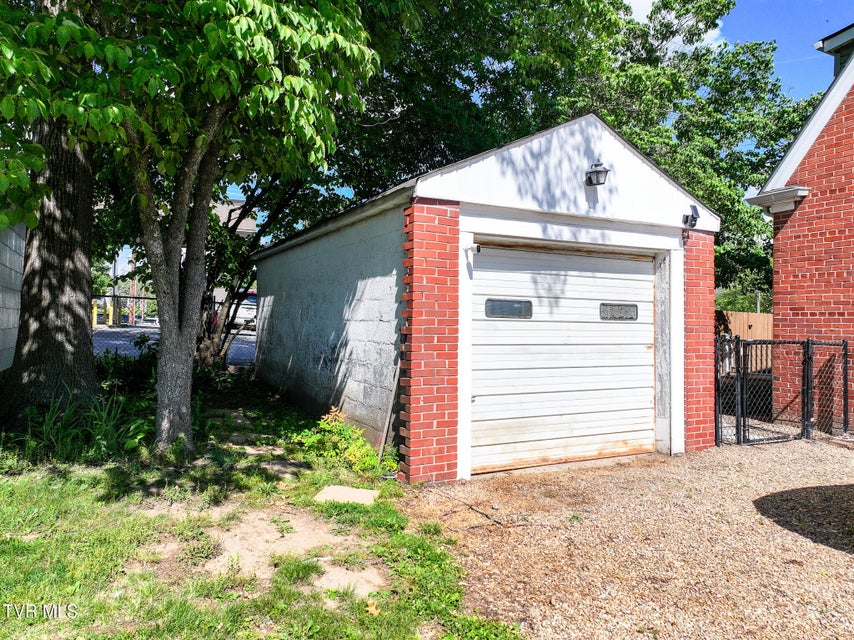 Photo #11: 108 Rogers Street