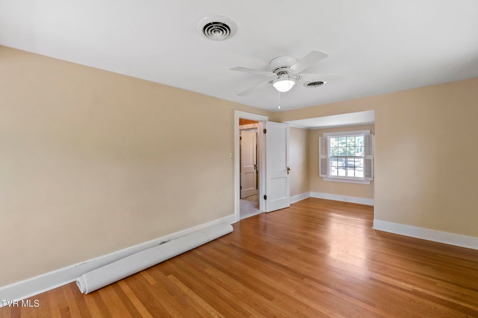 Photo #37: 108 Rogers Street