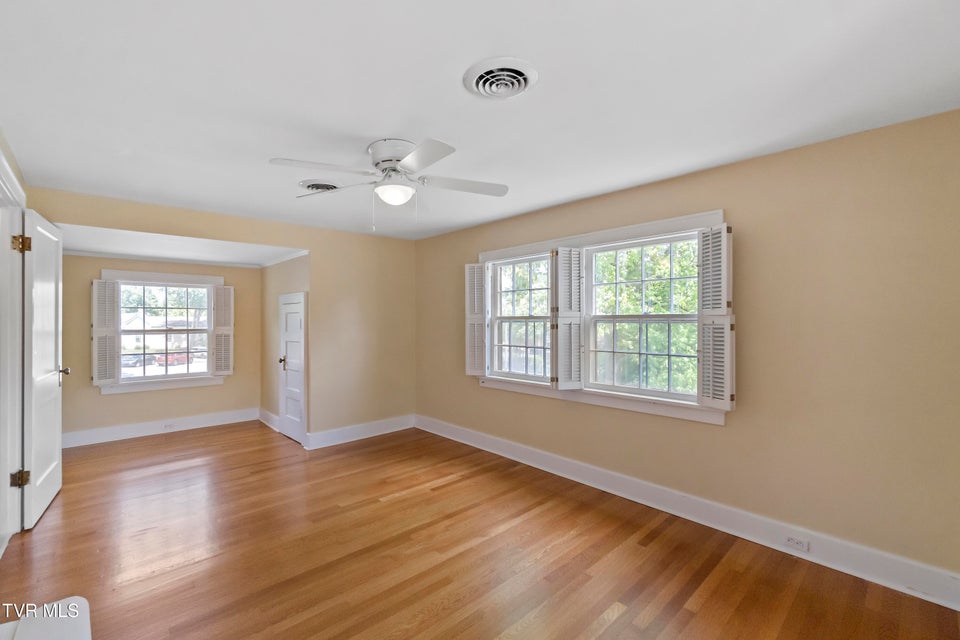 Photo #38: 108 Rogers Street