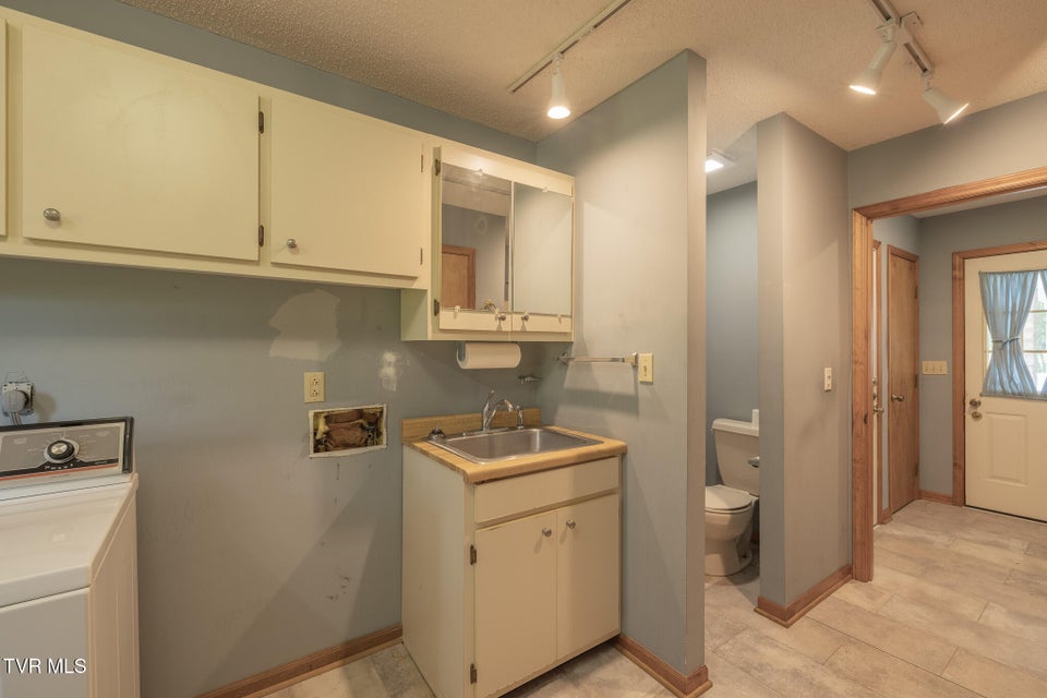 Photo #10: 144 Windmere Place