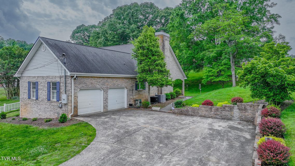 Photo #43: 144 Windmere Place