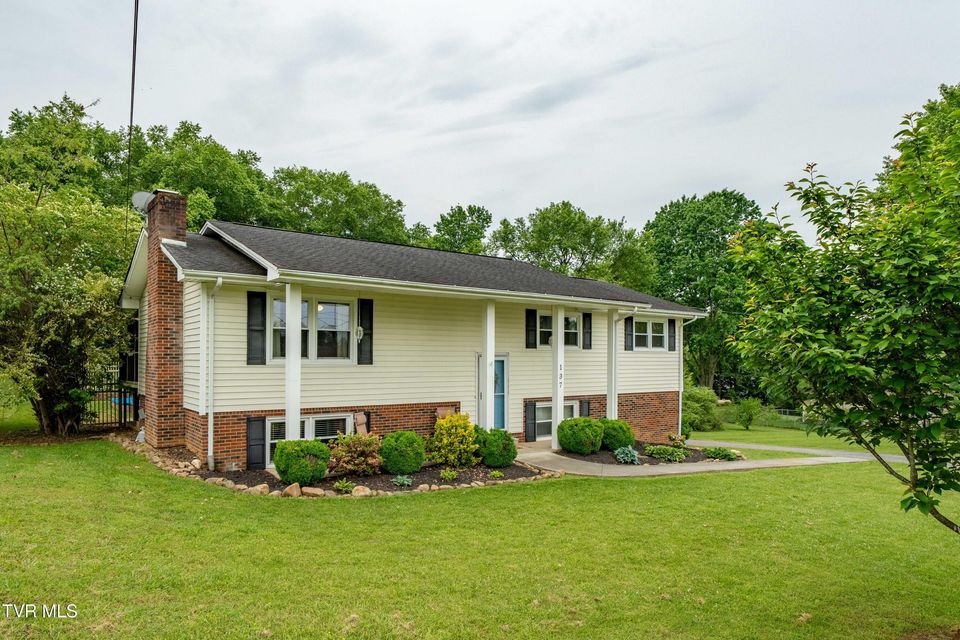 Photo #3: 137 Highland Road