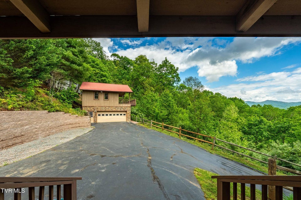 Photo #15: 563 Longview Private Drive