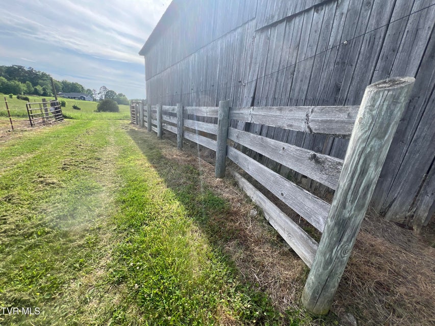 Photo #33: 640 Pates Hill Road