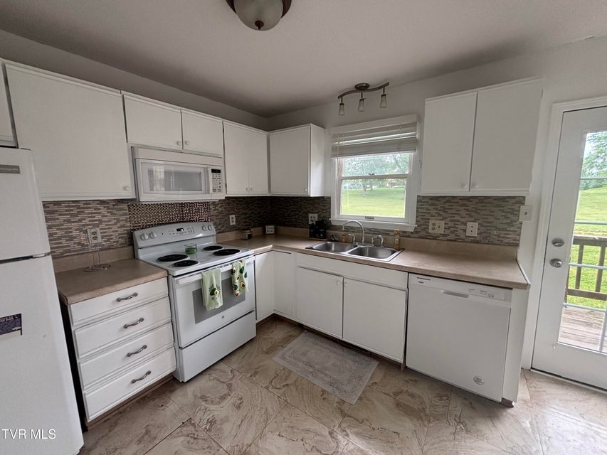 Photo #3: 182 Oakcrest Circle