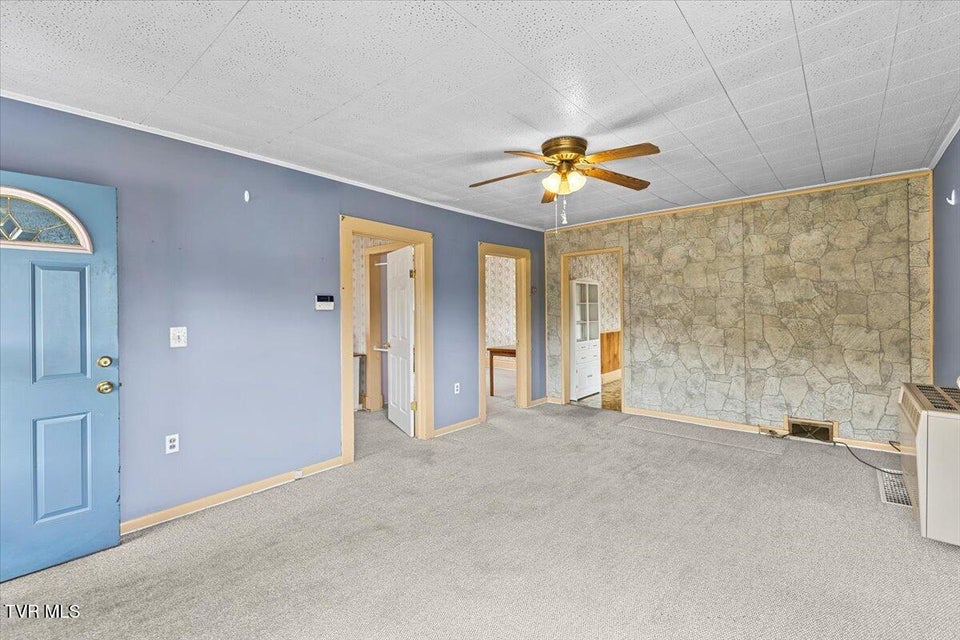 Photo #7: 648 Maple Ave Avenue