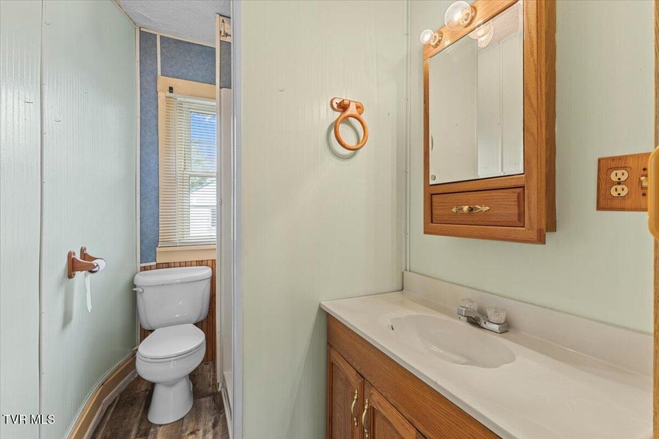 Photo #14: 648 Maple Ave Avenue