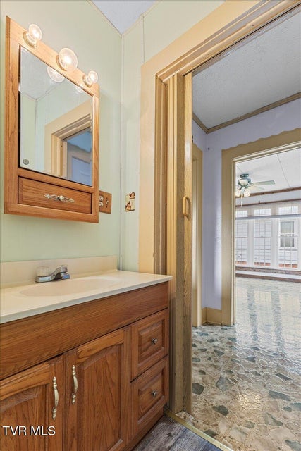 Photo #15: 648 Maple Ave Avenue