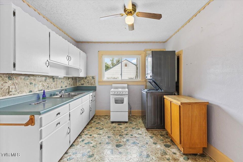Photo #16: 648 Maple Ave Avenue