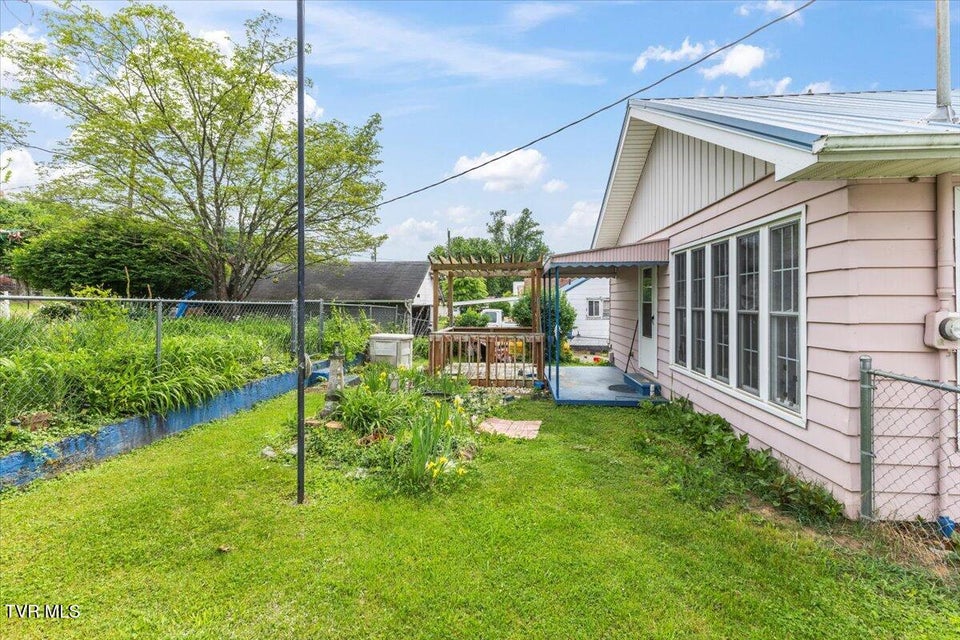 Photo #22: 648 Maple Ave Avenue