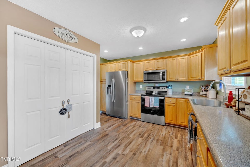Photo #7: 61 Ridges Drive