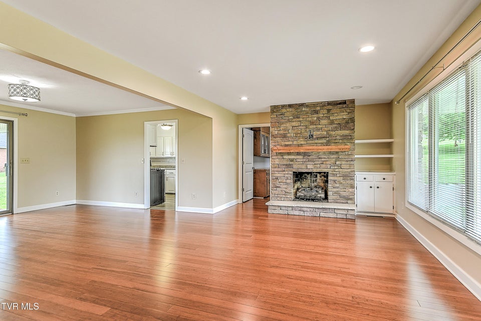 Photo #3: 126 Wilson Avenue
