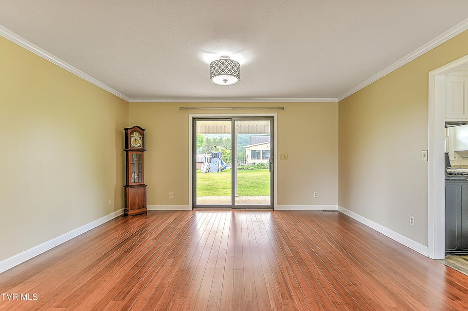 Photo #7: 126 Wilson Avenue