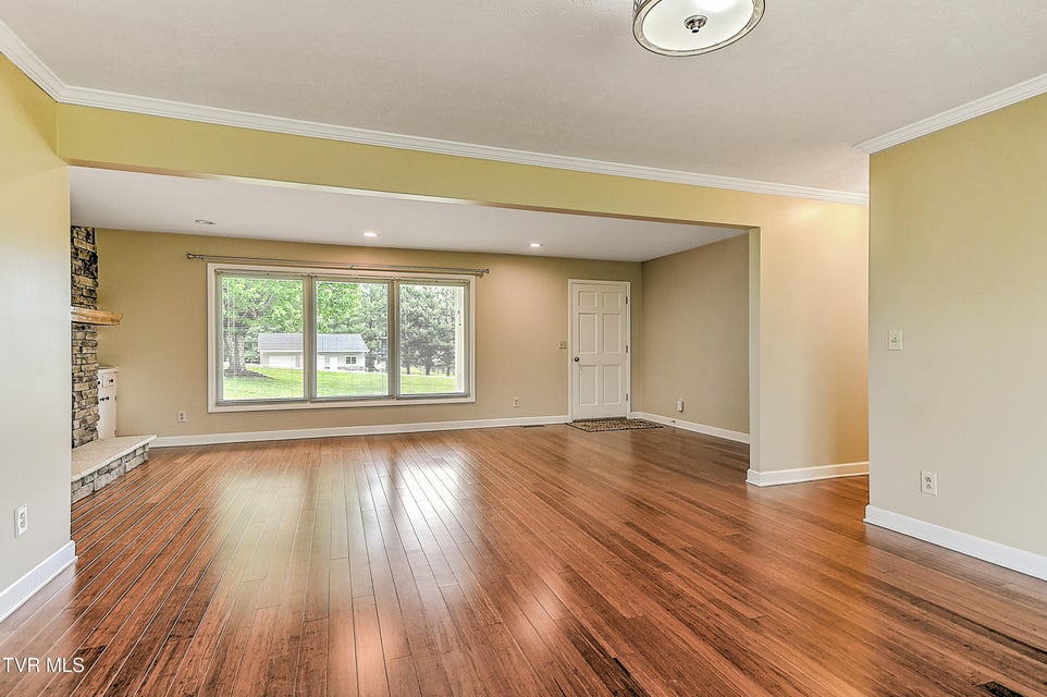 Photo #9: 126 Wilson Avenue