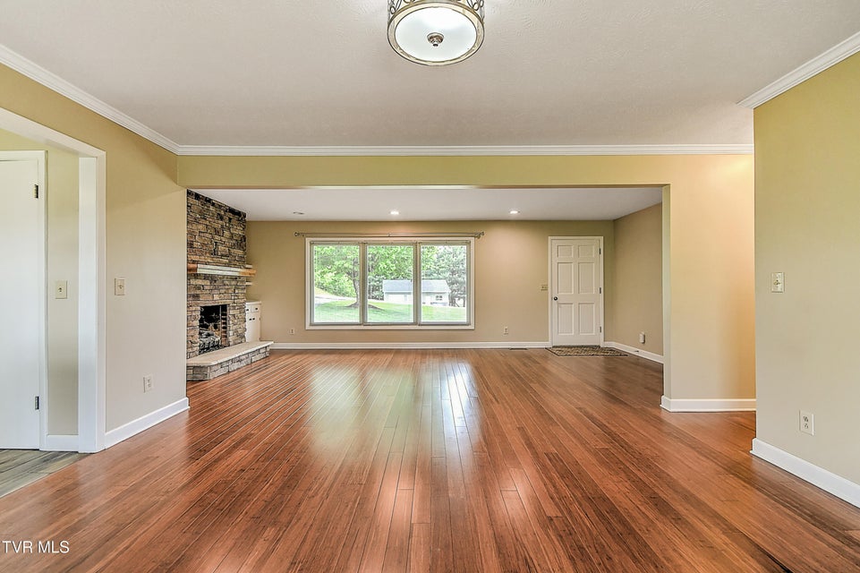 Photo #10: 126 Wilson Avenue