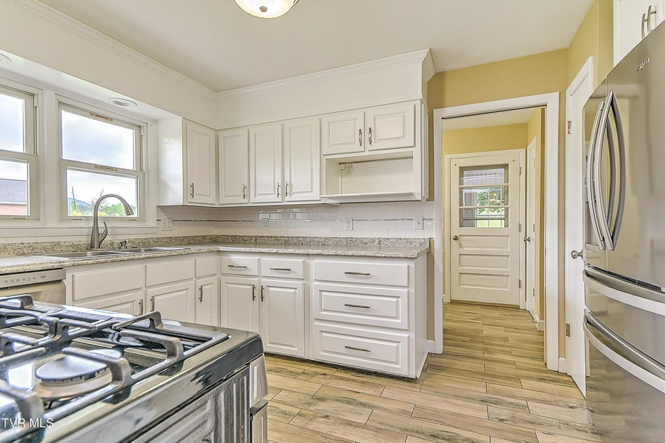 Photo #15: 126 Wilson Avenue