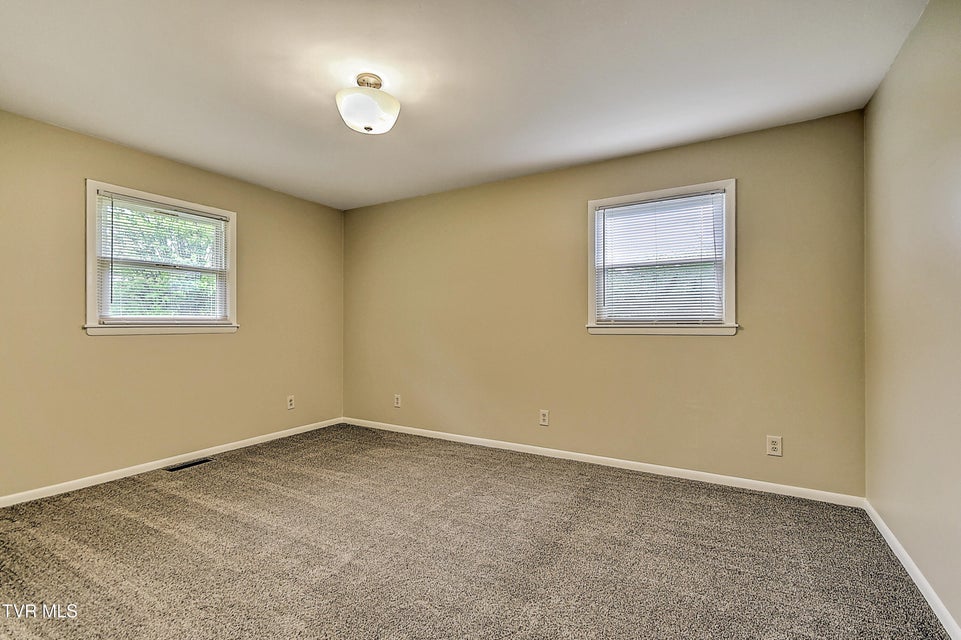 Photo #35: 126 Wilson Avenue