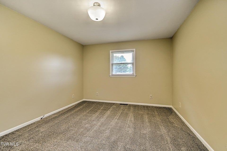 Photo #36: 126 Wilson Avenue