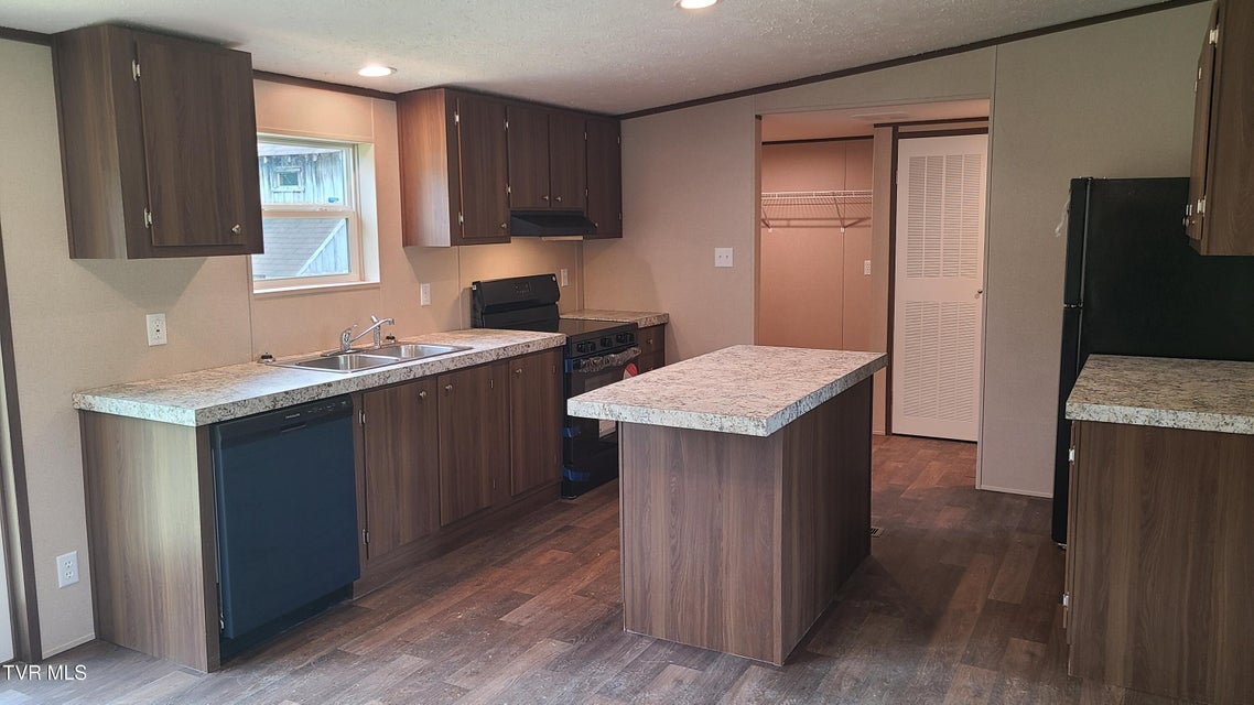 Photo #4: 760 Wisecarver Road