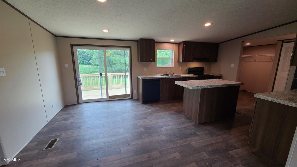 Photo #5: 760 Wisecarver Road