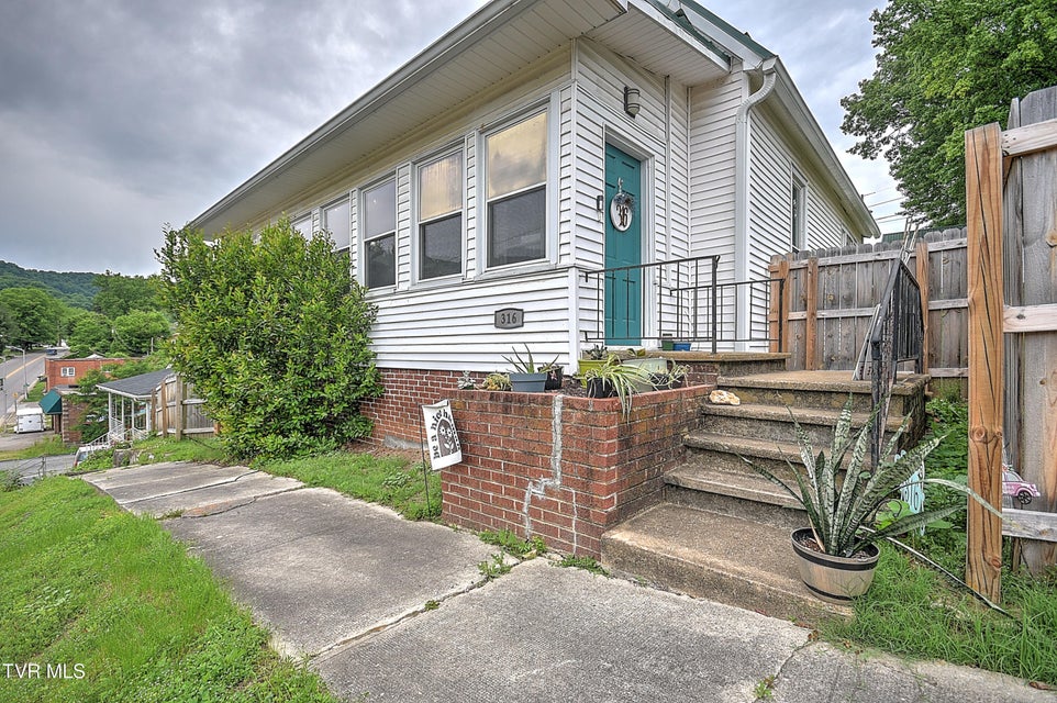 Photo #4: 316 Jackson Street