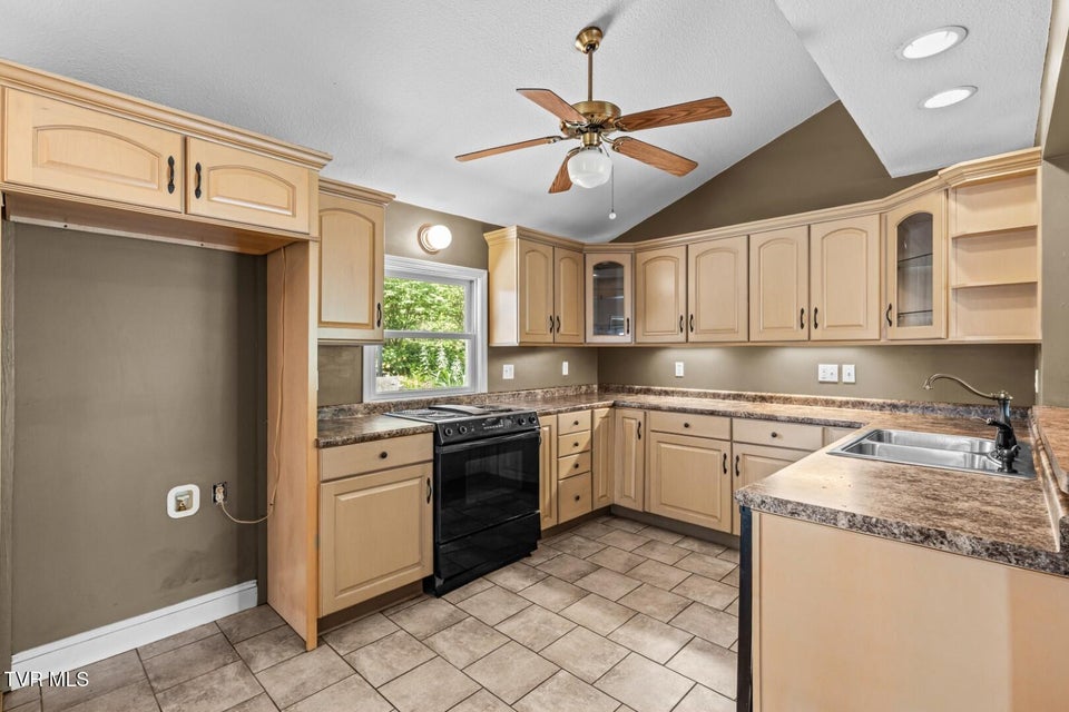 Photo #9: 1121 Settlers Ln