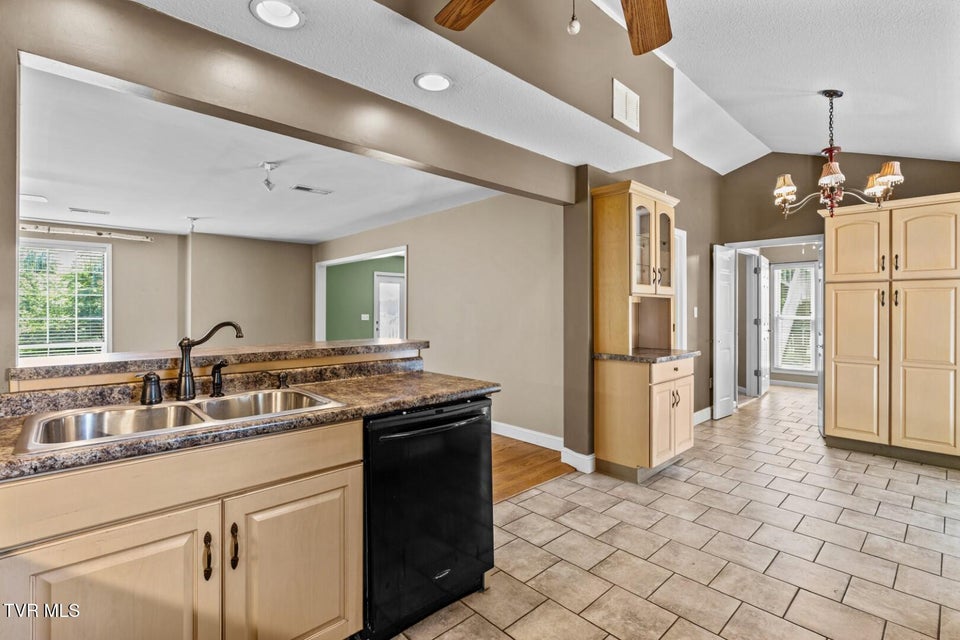 Photo #11: 1121 Settlers Ln