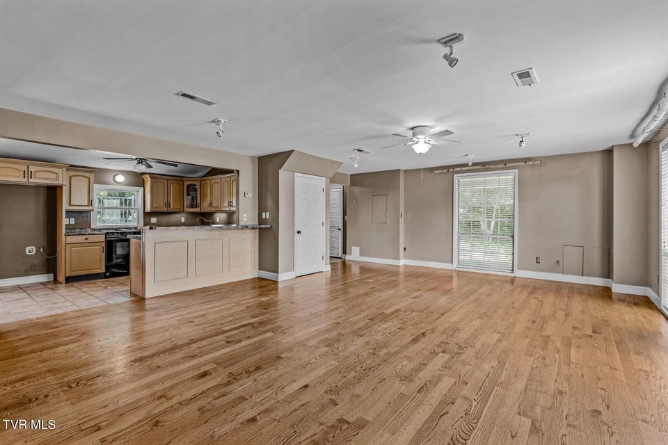 Photo #16: 1121 Settlers Ln