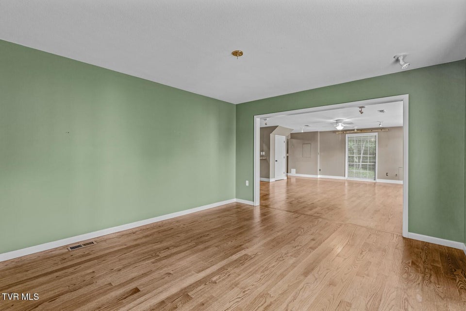 Photo #17: 1121 Settlers Ln