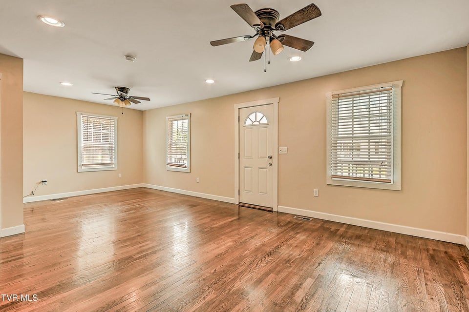 Photo #8: 1401 Burgie Street