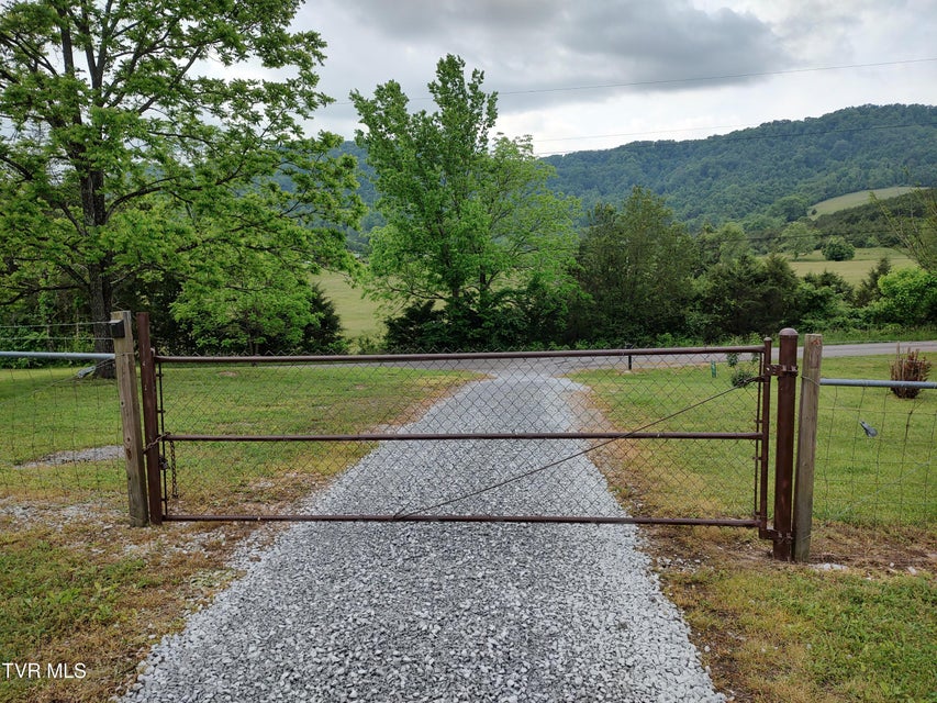 Photo #60: 3742 Beech Grove Road