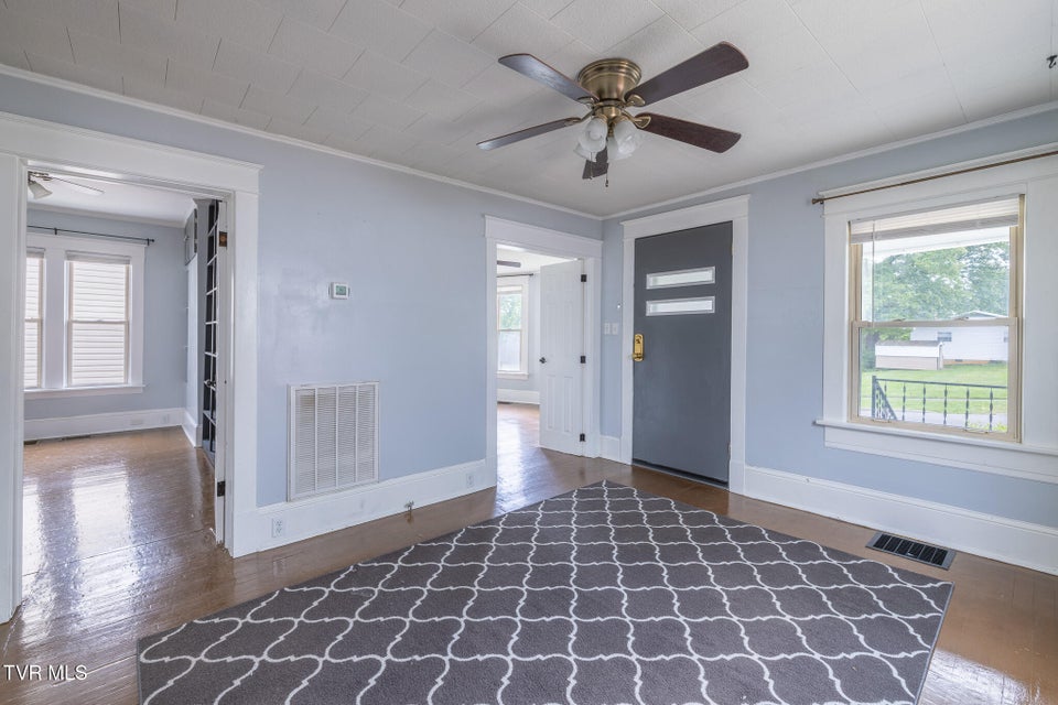 Photo #3: 316 Delaware Street