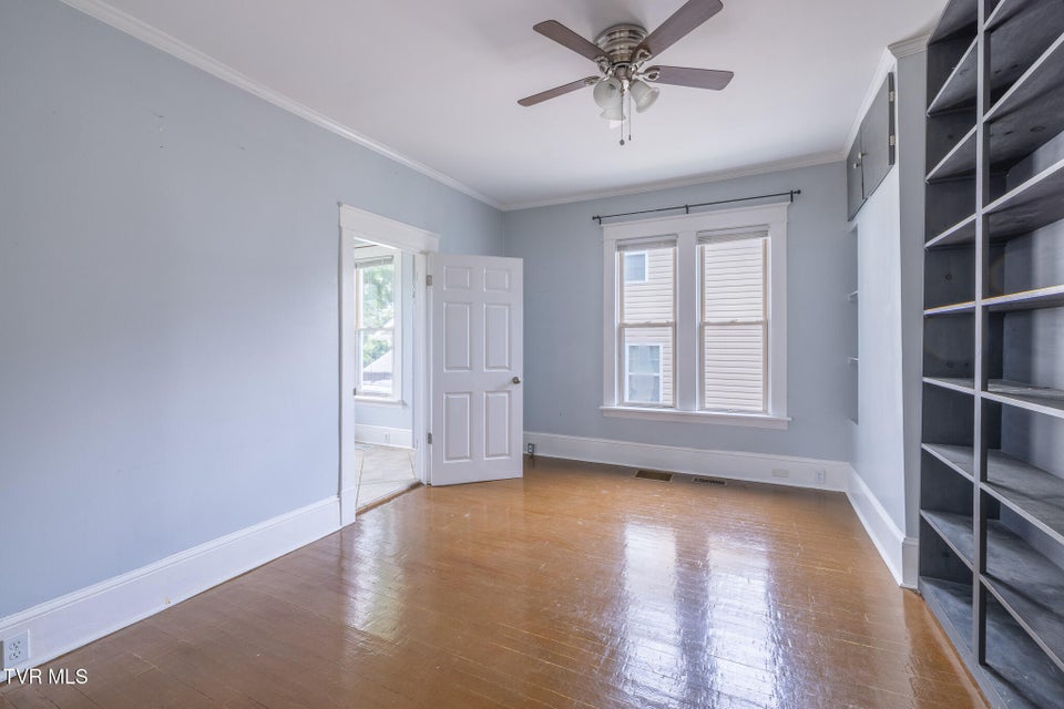 Photo #8: 316 Delaware Street