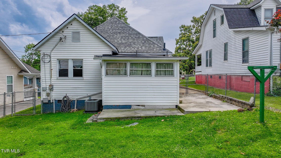 Photo #18: 316 Delaware Street