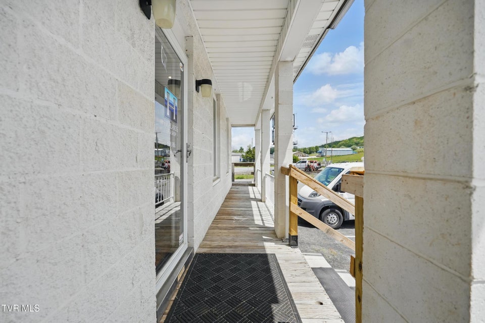Photo #18: 25239 Lee Highway