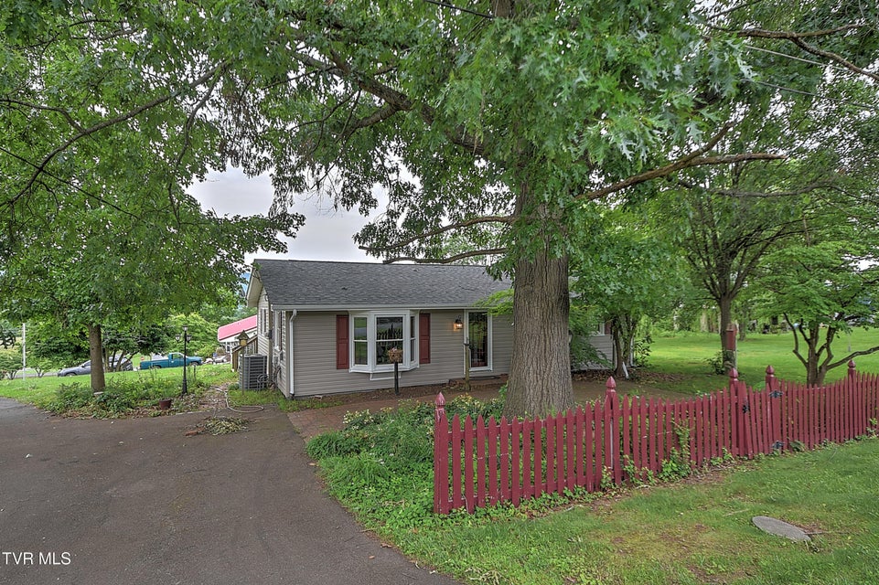 Photo #4: 464 Devault Street