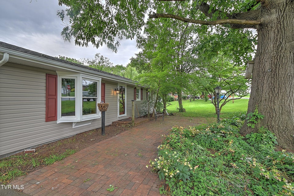 Photo #7: 464 Devault Street