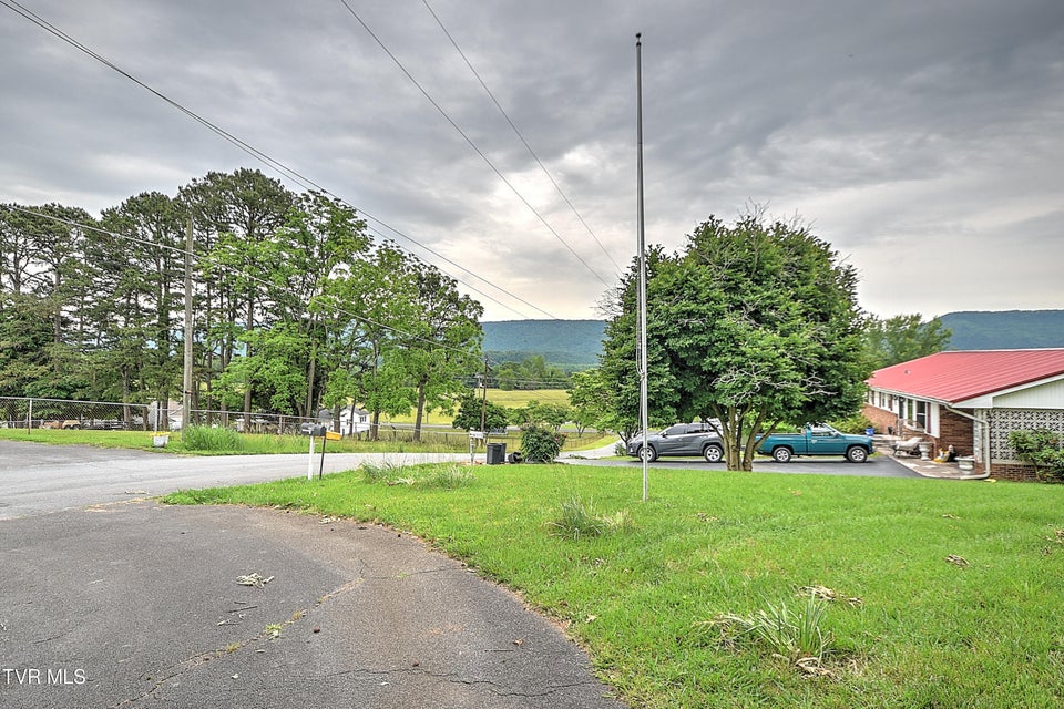 Photo #9: 464 Devault Street