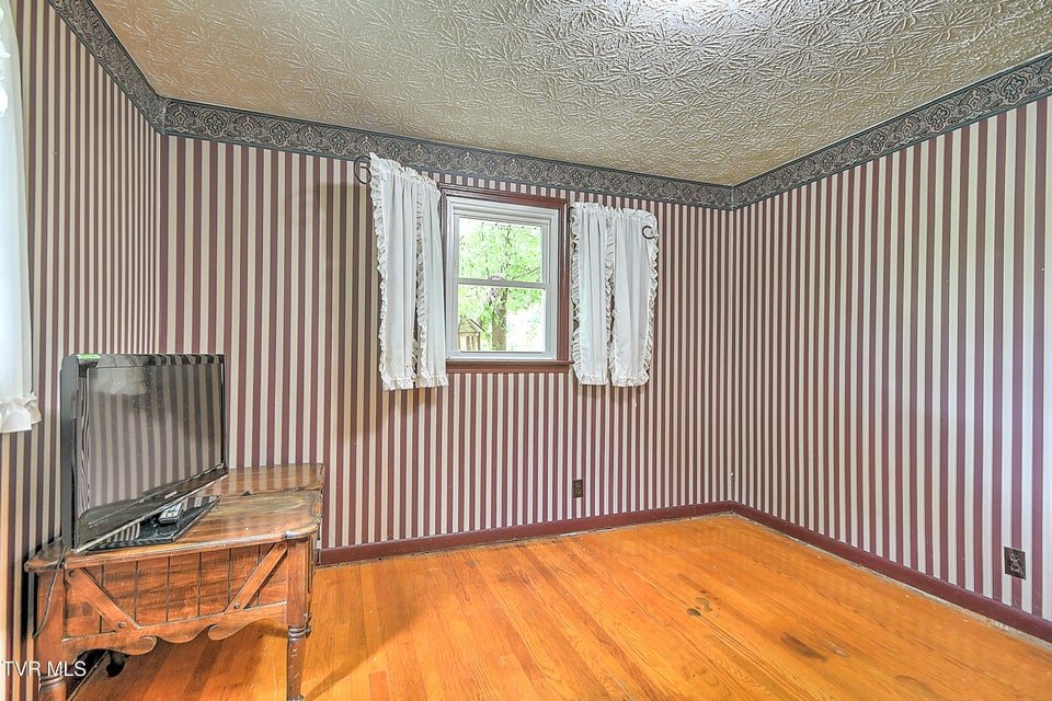 Photo #41: 464 Devault Street