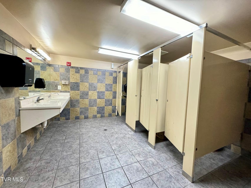 Photo #7: 628 State Street