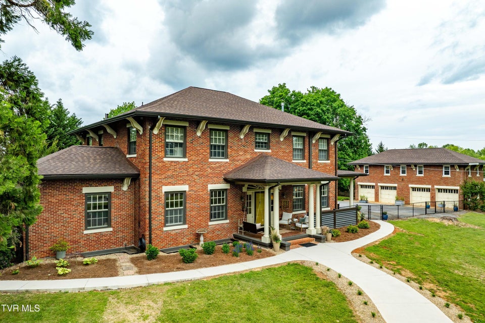 Photo #2: 2107 Bartlett Street