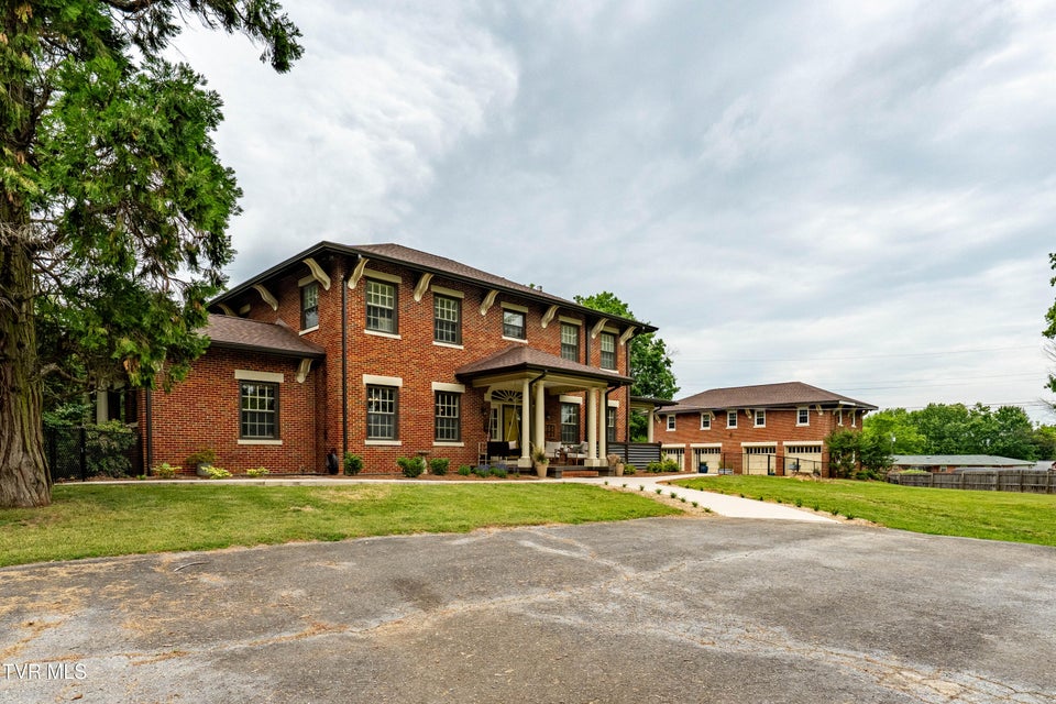 Photo #5: 2107 Bartlett Street