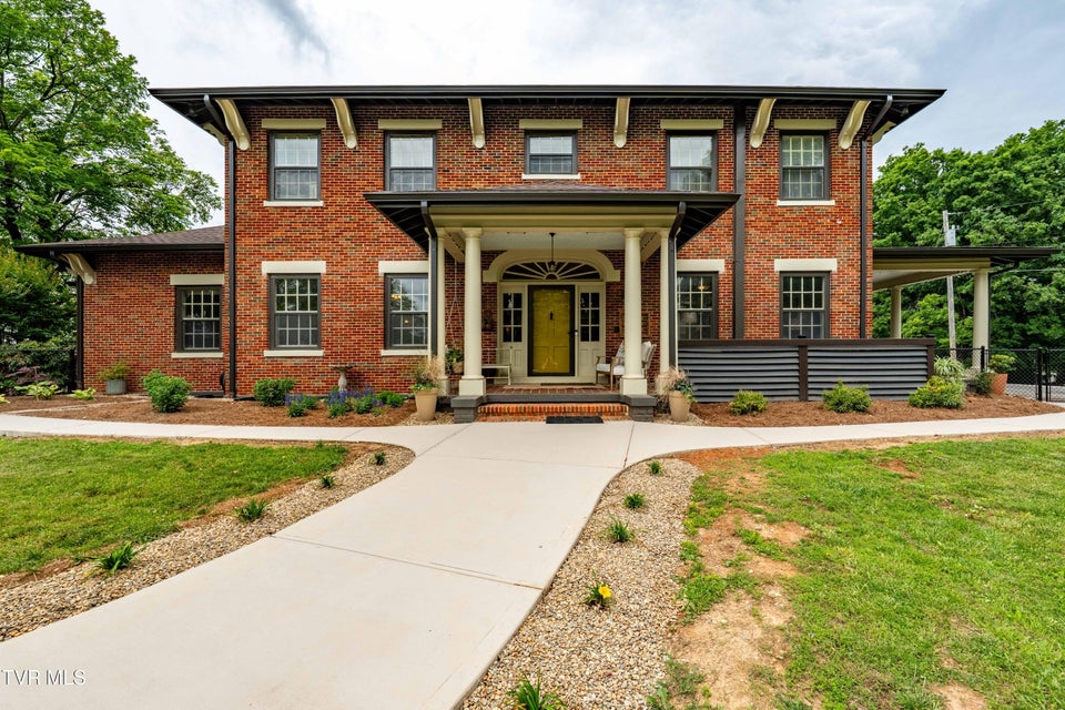 Photo #6: 2107 Bartlett Street