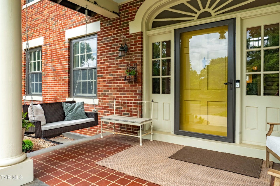 Photo #7: 2107 Bartlett Street
