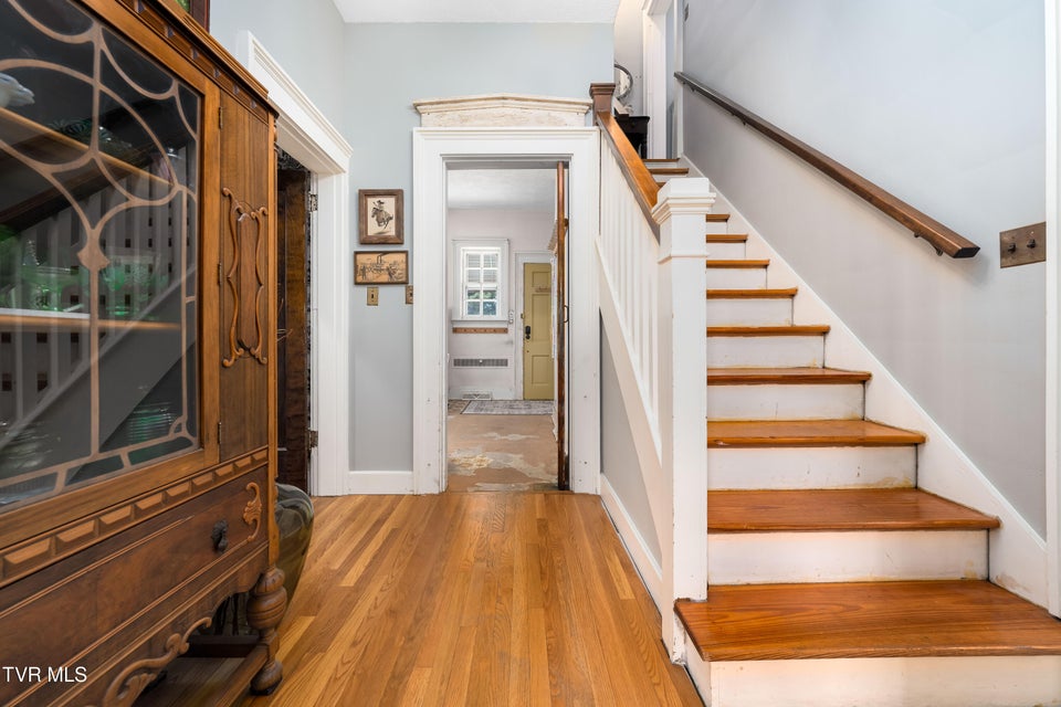 Photo #29: 2107 Bartlett Street