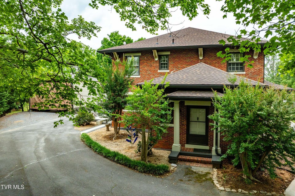 Photo #66: 2107 Bartlett Street