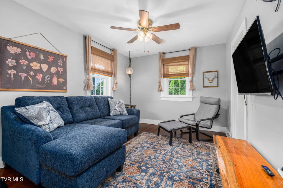 Photo #77: 2107 Bartlett Street