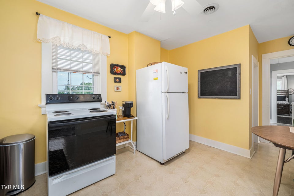Photo #80: 2107 Bartlett Street
