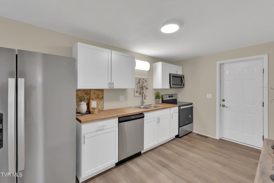 Photo #18: 1241 Virginia Avenue
