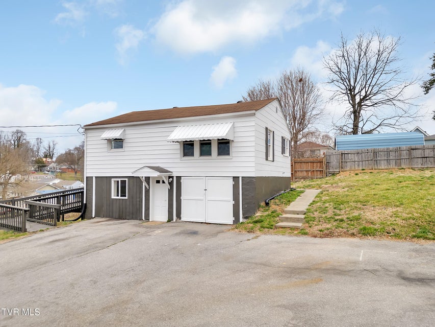 Photo #31: 1241 Virginia Avenue